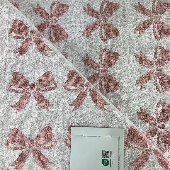 CARO Home Bath Towel Set Pink White Bow Pattern Bath Tip 4 PC NEW - Picture 9 of 12